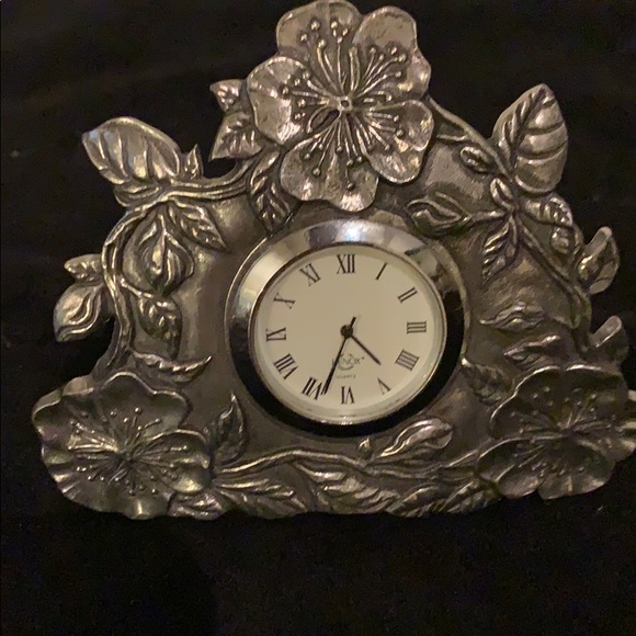 Pewter bedside table clock - Picture 1 of 9